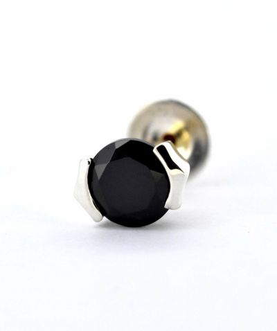 “BASIC”ブリリアントカットピアス（シルバー×ブラックジルコニア）/シルバー925