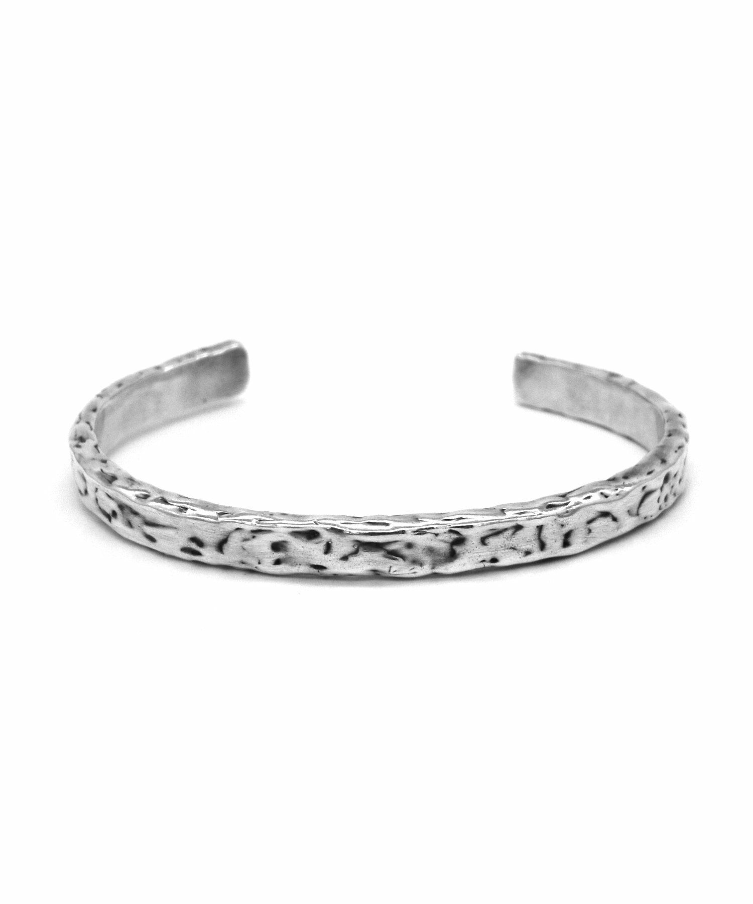 【美品】IRON HEART/アイアンハート　シルバー バングル　ロゴ刻印　銀 美品】IRON HEART/アイアンハート シルバー バングル ロゴ刻印 銀