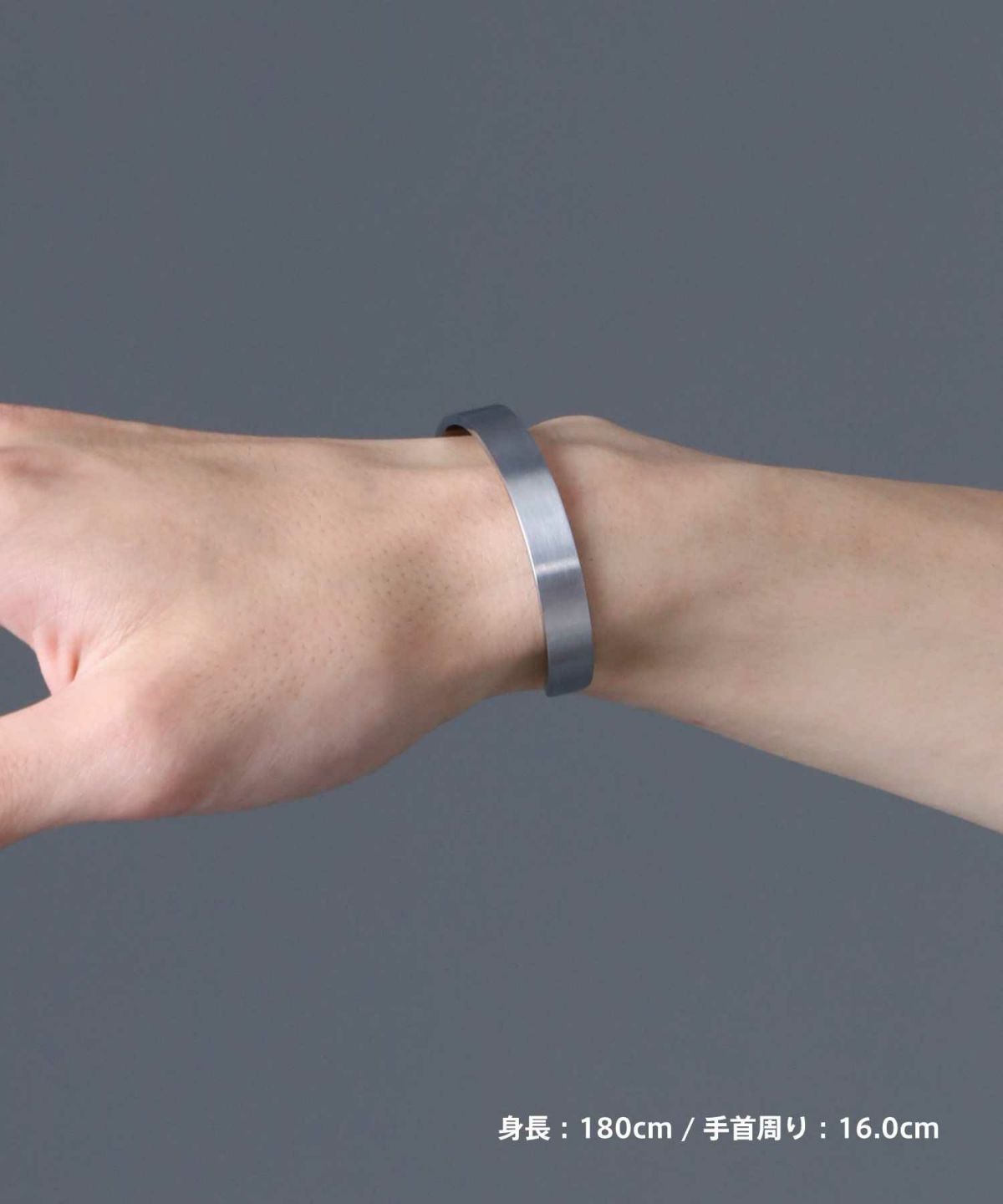 【WEB限定】ワイドストレートバングル/サージカルステンレス