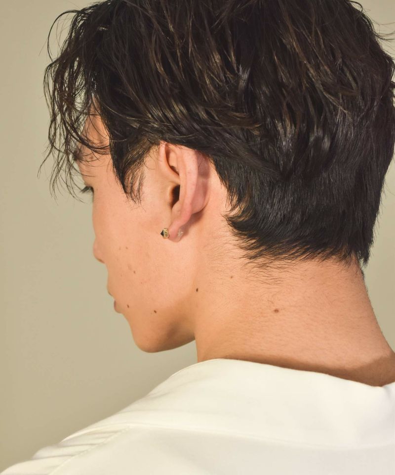 スタッズピアス/era pyramid stud/K10ゴールド