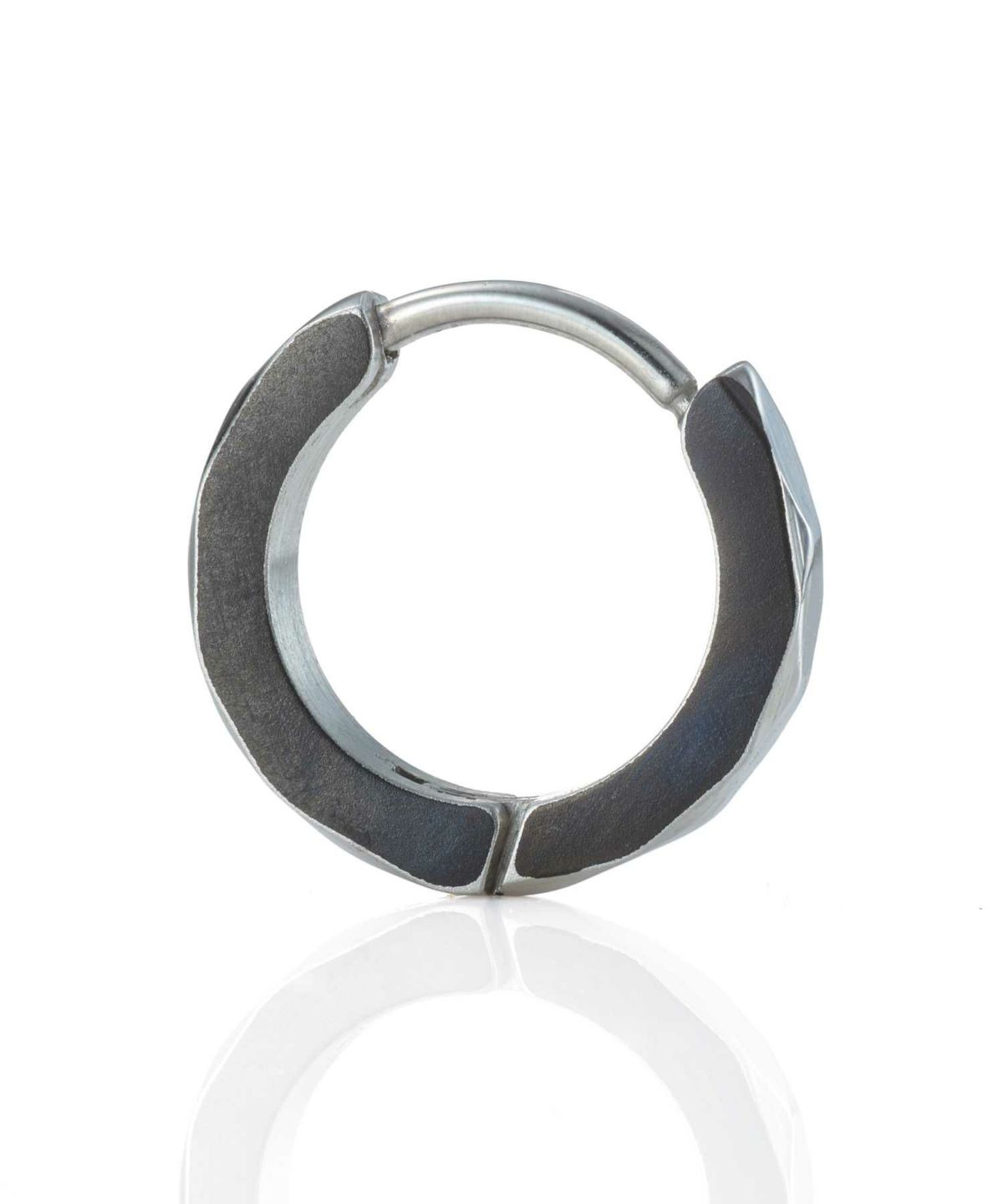 【WEB限定】カッティングフープピアス/シルバー×ブラック（サイドマットブラック）/サージカルステンレス316L（金属アレルギー対応）