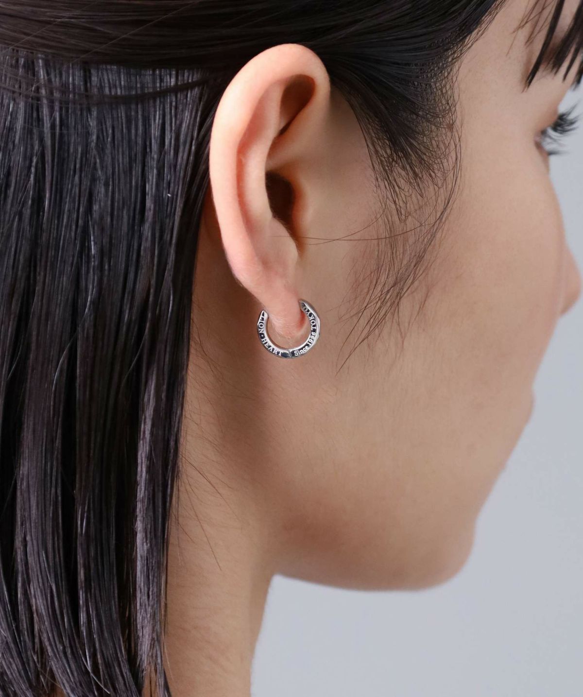 【限定展開】“THE EDGE”エングレイブカッティングフープピアス（2点セット）/スペシャルパッケージ/サージカルステンレス（金属アレルギー対応）