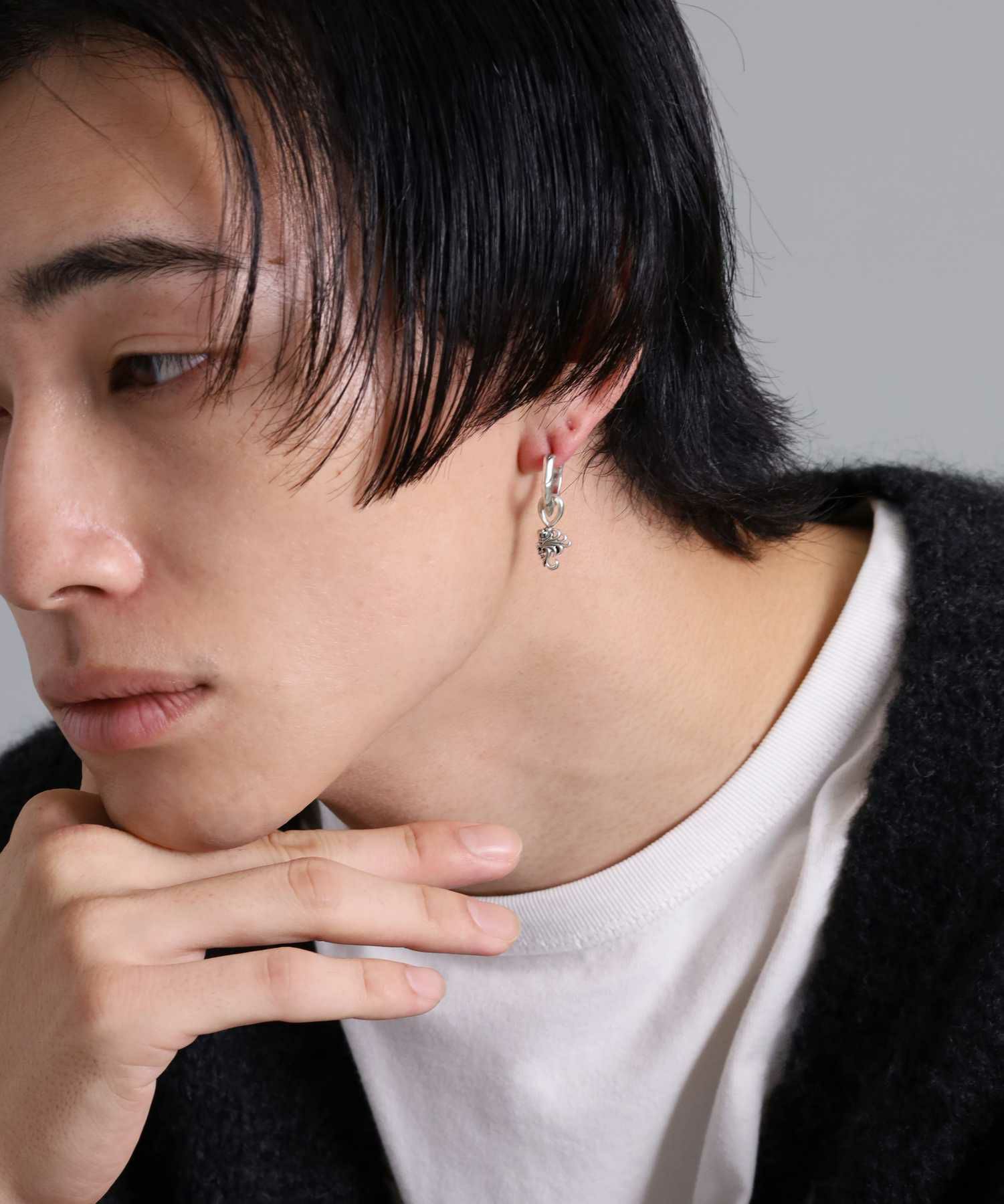 HOWL”クロッシングピアス（タテガミフープ＆HOWLチャーム