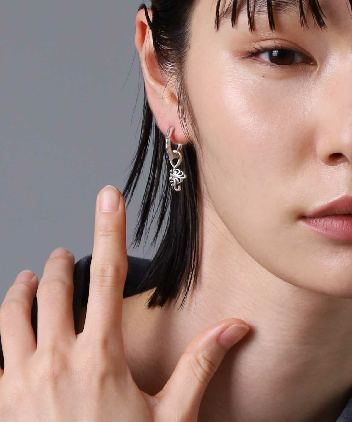  “HOWL”クロッシングピアス/タテガミフープ＆HOWLチャーム/シルバー925