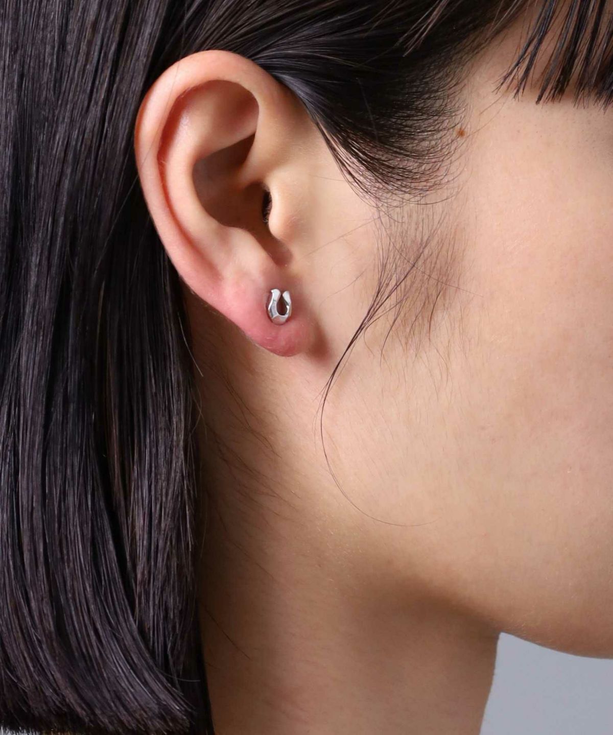 “for Gift”スタッズピアス/フラグメントホースシュー/シルバー925